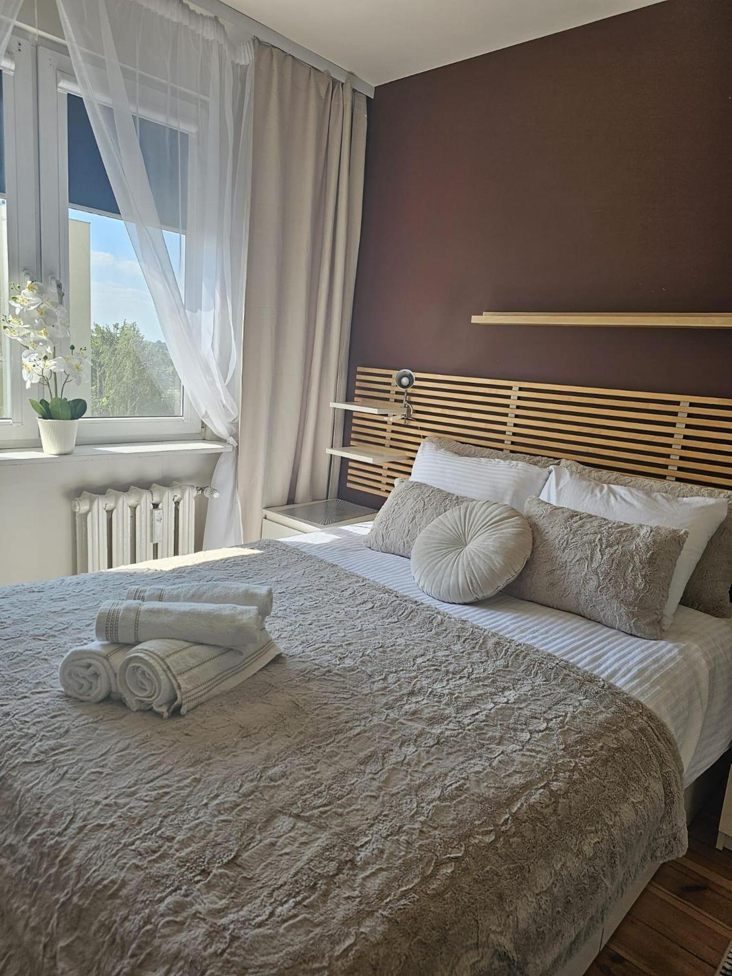 Apartment In Zyrardow 10Min To Suntago Exterior foto